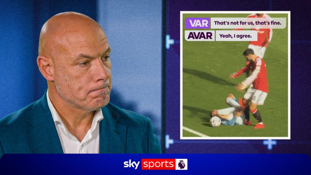 skysports-howard-webb-phil_7352234.jpg