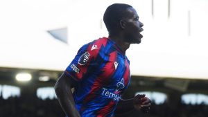skysports-tyrick-mitchell-palace_7341982.jpg